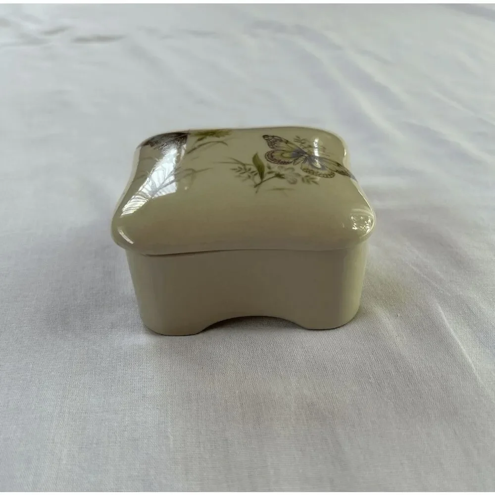 Takahashi Pottery San Francisco Trinket/Jewelry Box Small, Butterflies, Flowers